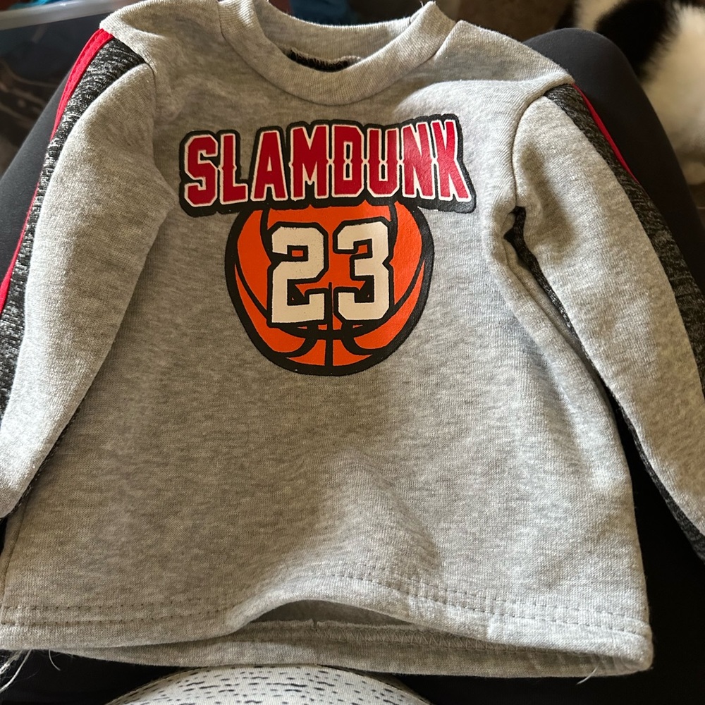 Sweatshirt